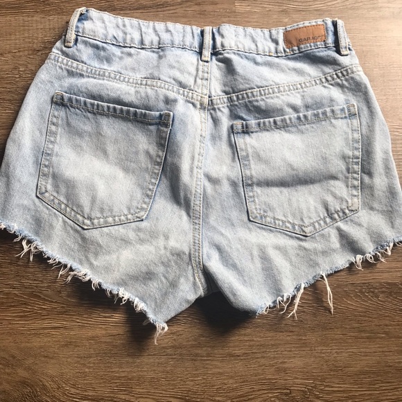 Garage light wash denim shorts - Picture 2 of 4